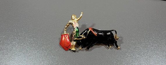 bull fighting brooch spanish souvenir
