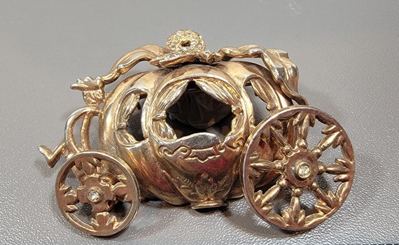 Cinderella's pumpkin coach brooch gold toned rhinestone