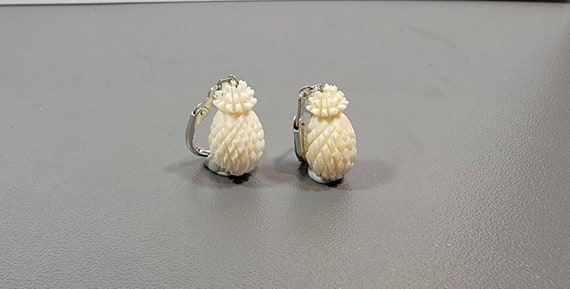 pineapple earrings carved pierced dangles new fingings