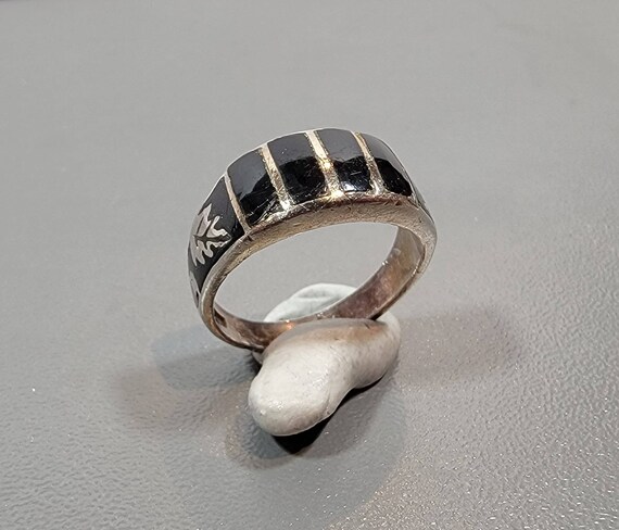 sterling silver ring black enamel design