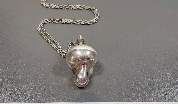 trifari necklace silvertone mushroom pendant seventies style