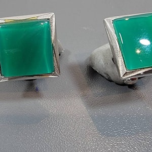 deco style cufflinks green stone or glass square silver tone metal
