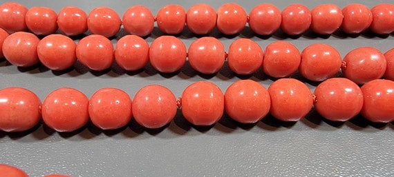 coral glass bead necklace shiny vintage strand - image 2