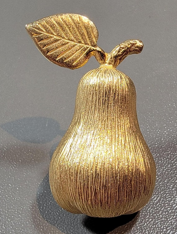 pear brooch gold tone real look golden Bartlett announcement comice pears