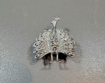Pfau Brosche Silberton Metall antik Leichtgewicht