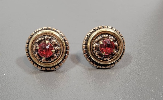 red rhinestone earrings screw on gold plated deco