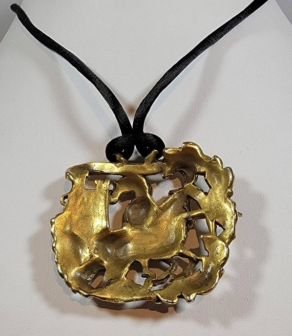 knight pendant gold tone sir launcelot necklace - image 5