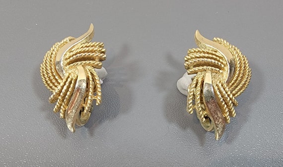 trifari Earrings gold tone clip abstract leaf
