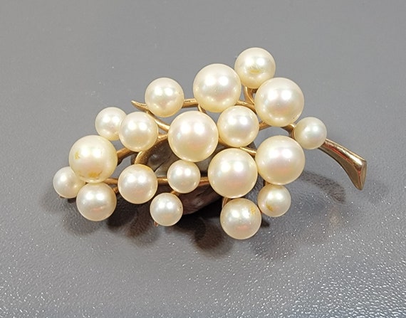 majorica brooch gold tone metal faux pearls - image 8