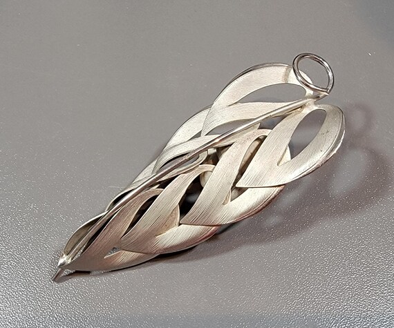 leaf brooch silver tone metal large light weight vintage