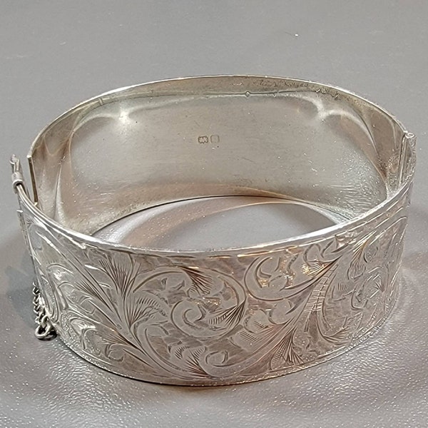 SILVER WIDE HINGED BANGLE main image 1