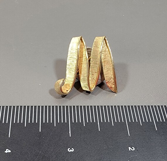 trifari brooch initial pin letter M cursive script - image 4