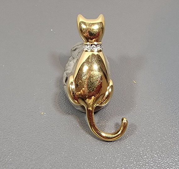 cat brooch gold tone rhinestone accents shiny