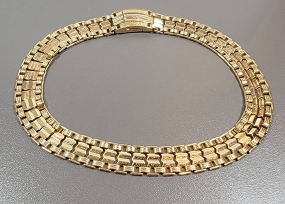 Gold chain choker necklace flexible links snap closure