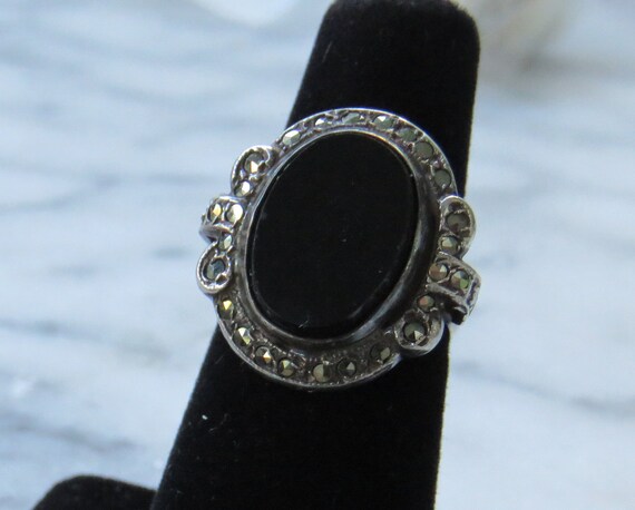 Vintage oval sale black onyx ring
