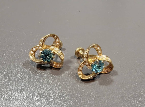 blue rhinestone earrings golden knots mini pearls screw on