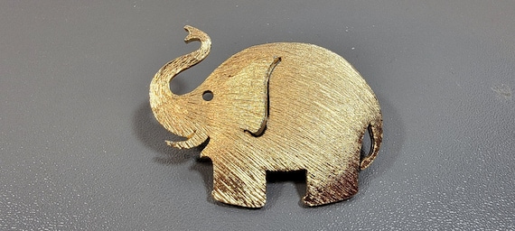 elephant brooch gold tone charming sweet design n… - image 1