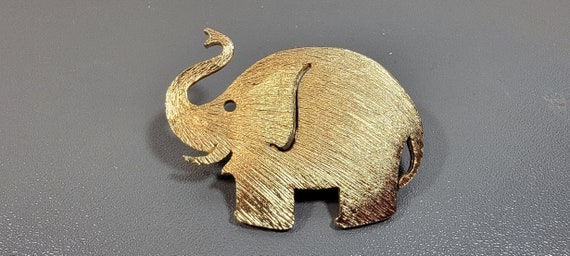 elephant brooch gold tone charming sweet design napier