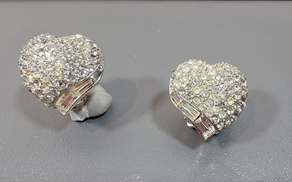 heart earrings clip on weiss rhinestone pave