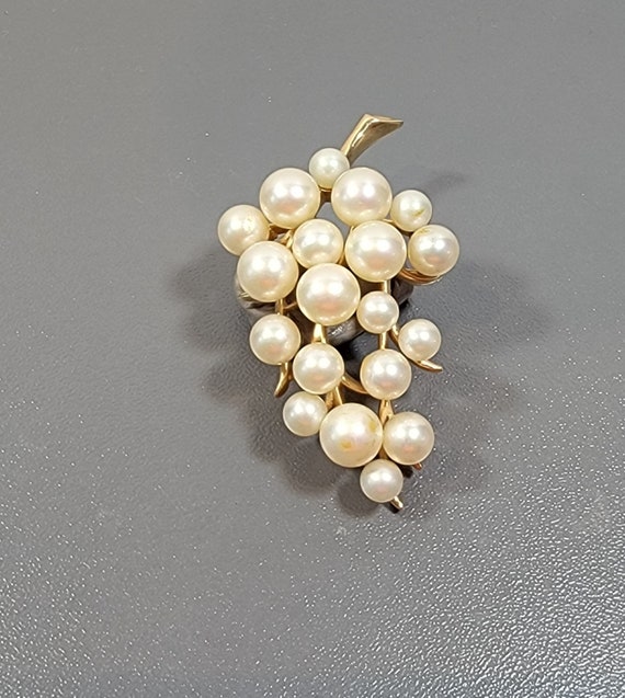 majorica brooch gold tone metal faux pearls