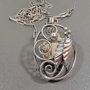 Antique pendant necklacec scandinavian silver and chain floral design