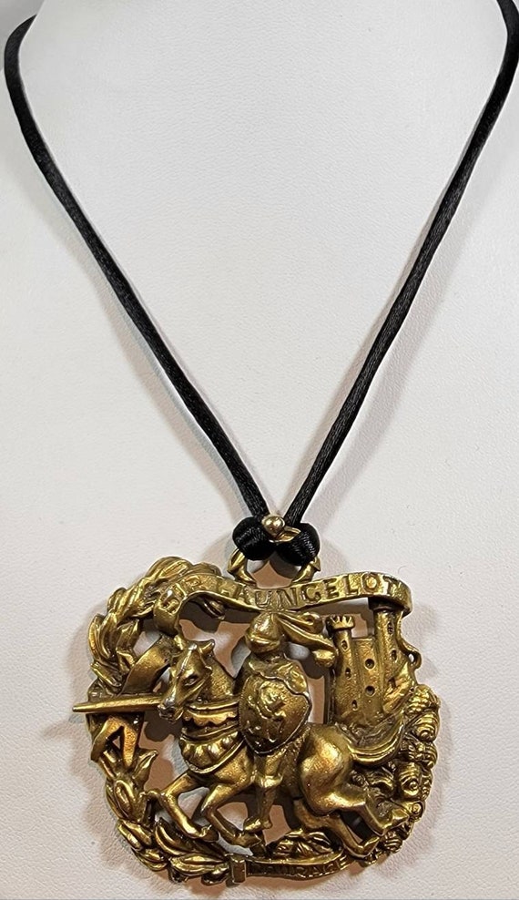 knight pendant gold tone sir launcelot necklace - image 2
