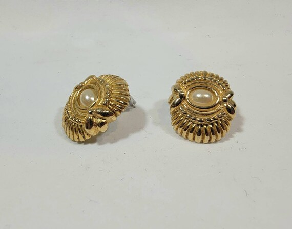 hobe earrings pierced gold tone studs fake pearls