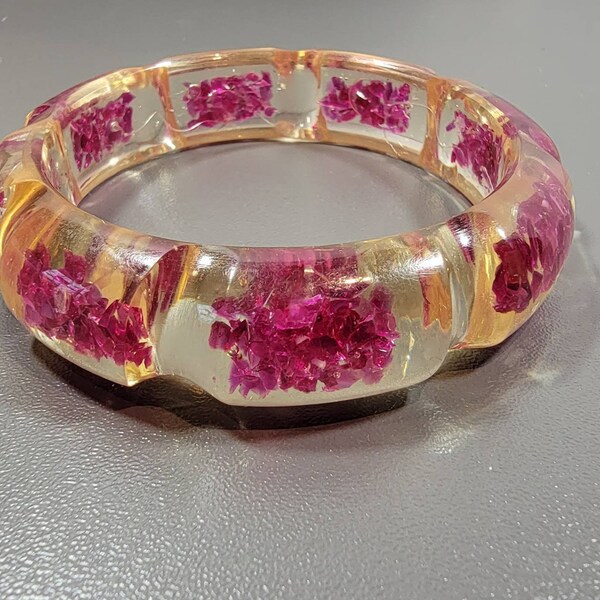 Clear bangle bracelet ruby chips set in resin vintage nineties