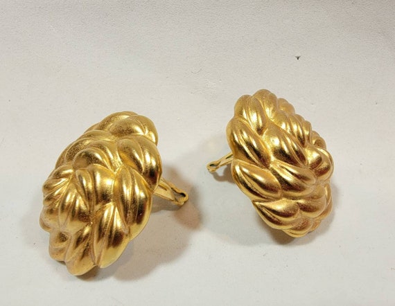 gold tone flower earrings clip on vintage nineties - image 6