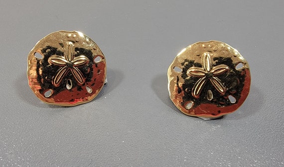 trifari earrings sand dollar gold tone clips vintage