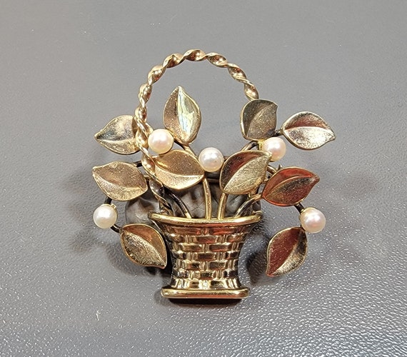flower basket brooch yellow gold filled cultured pearls