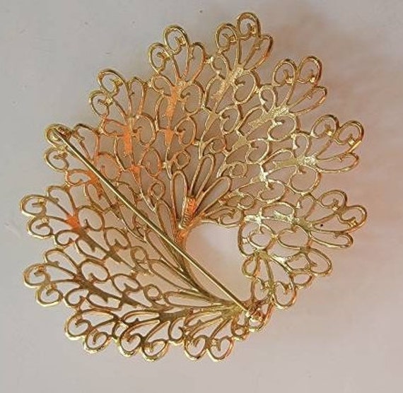 Gold tone brooch large lacy vintage nineties - image 4