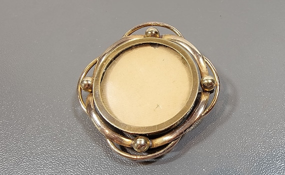 Victorian memorial brooch locket swivel mounting two compartments