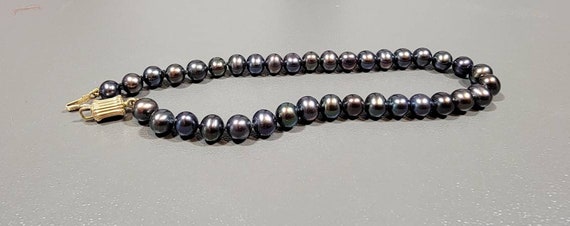 black pearl bead bracelet 14 karat gold safety clasp vintage