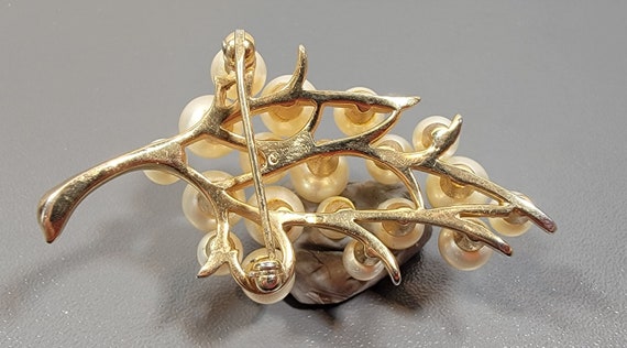 majorica brooch gold tone metal faux pearls - image 6