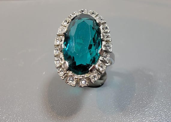 Green rhinestone ring Halo oval stone Shiny adjustable