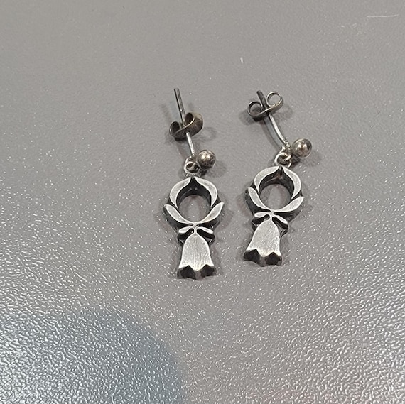 Swedish earrings pewter flowers pierced dangle drops