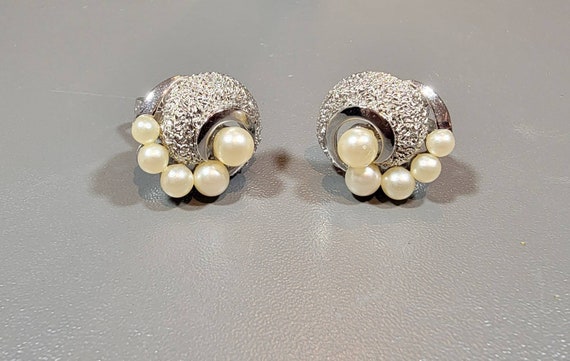 faux pearl earrings Trifari silver tone clips vintage 4 pearls