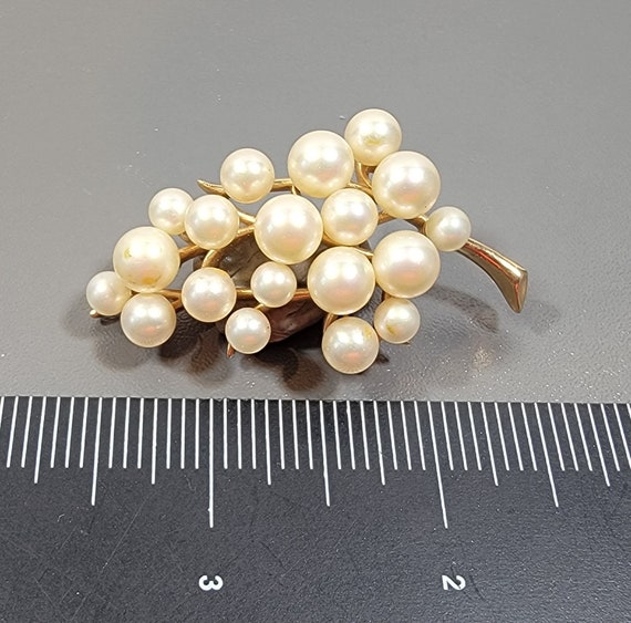 majorica brooch gold tone metal faux pearls - image 3