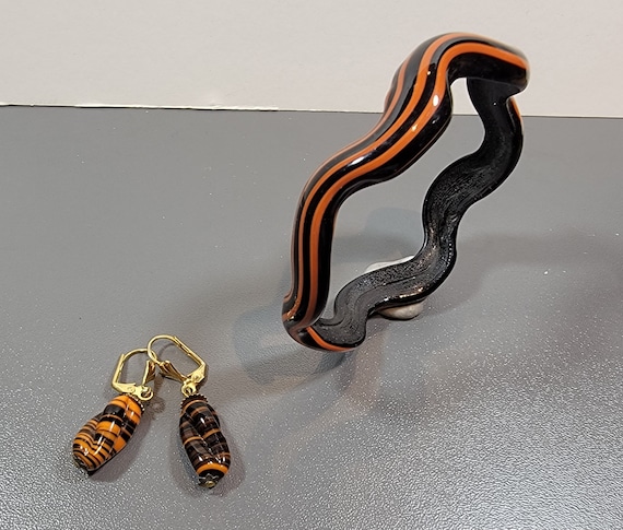glass bracelet earrings black and orange