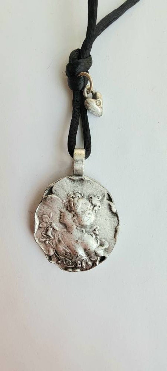 romantic pendant lovely lady pewter nos