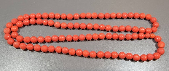 coral glass bead necklace shiny vintage strand - image 5