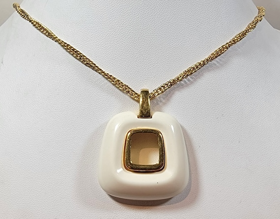 trifari pendant necklace gold tone chain cream lucite pendant