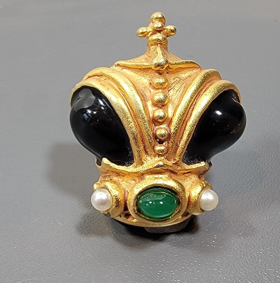 crown brooch gold tone faux pearls green cabochon