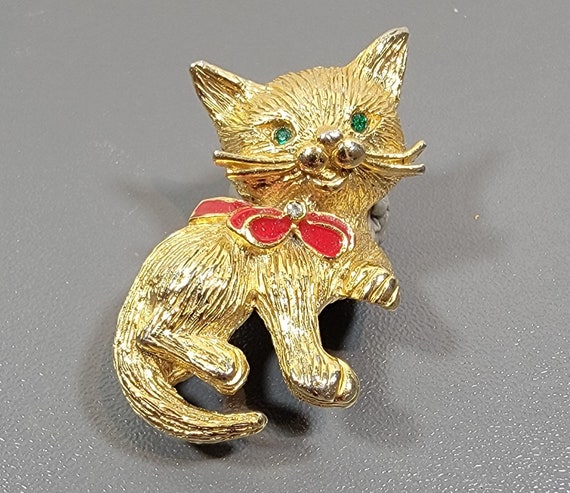 Cat brooch Feline fancy kitten enameled paint - image 1