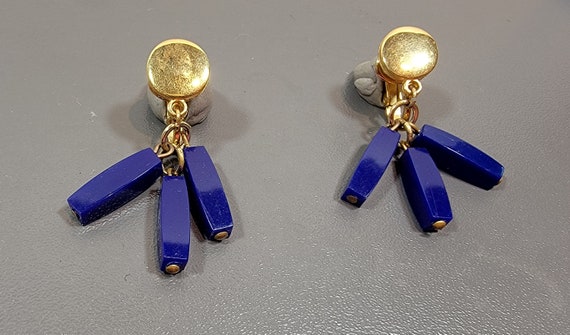 trifari Earrings clip on blue and gold plastic dangles