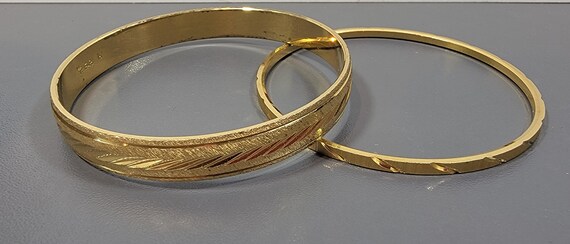 Trifari bangles bracelet Gold tone metal Stacking bracelets pair