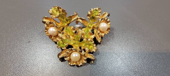 orchid brooch Svoboda style Peridot stones pearls gold tone metal
