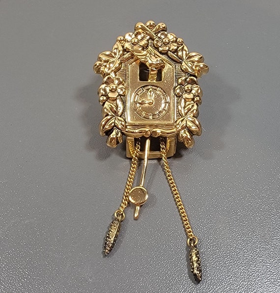 cookoo clock brooch Coro Pegasus large gold tone clip