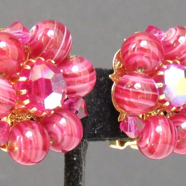 red Hobe earrings red cluster clips flower blossoms